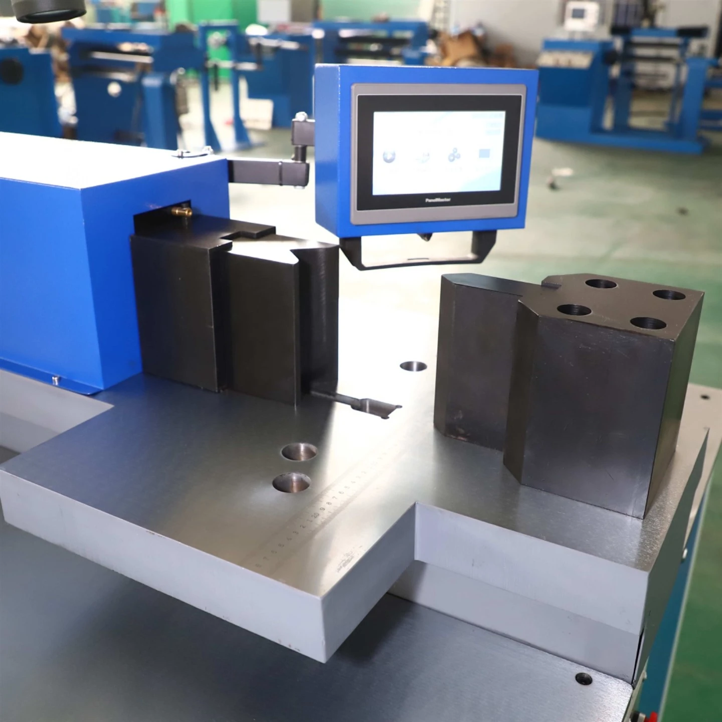 3in1 Cnc Electric Hydraulic Busbar Processor Cut/Bend/Punch Machine 3in1 Cnc Electric Hydraulic Busbar Processor Cut/Bend/Punch Machine